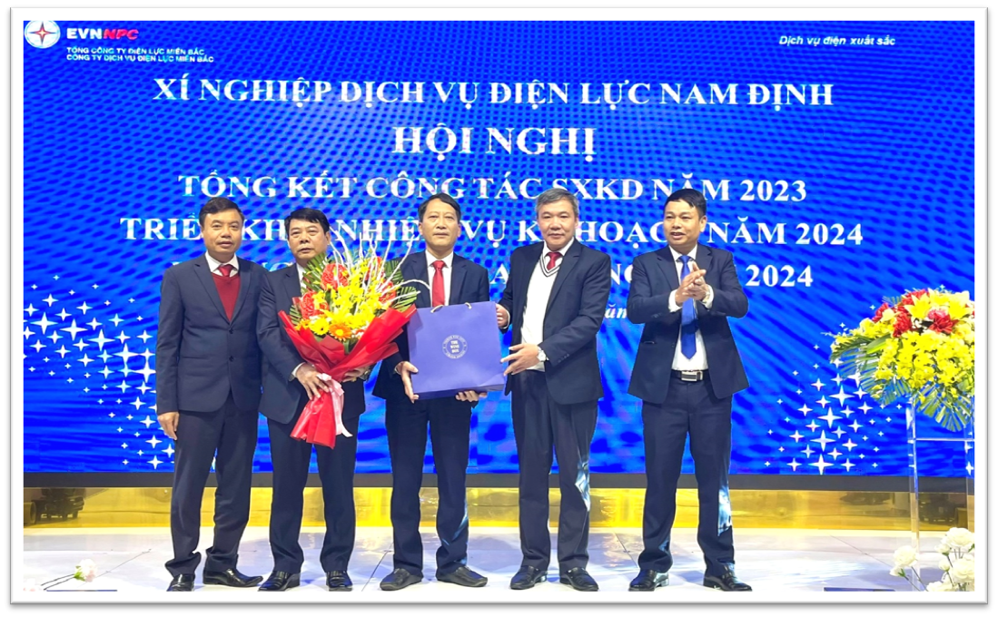 Xí nghiệp Dịch vụ Điện lực Nam Định  tổ chức thành công Hội nghị Tổng kết sản xuất kinh doanh  năm 2023 và Hội nghị người lao động năm 2024.